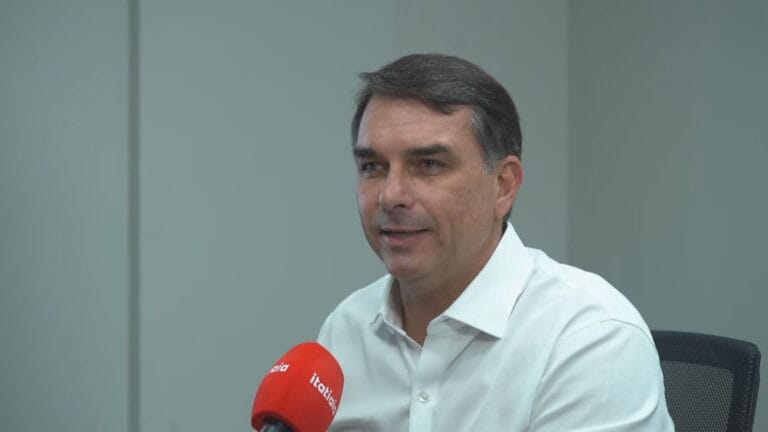 Novas tarifas dos EUA impactam Brasil devido ao protecionismo do país