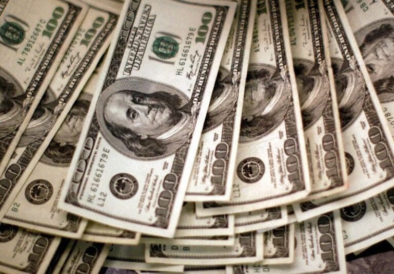 Ouro fecha em alta após inflação dos EUA aliviar temores sobre juros