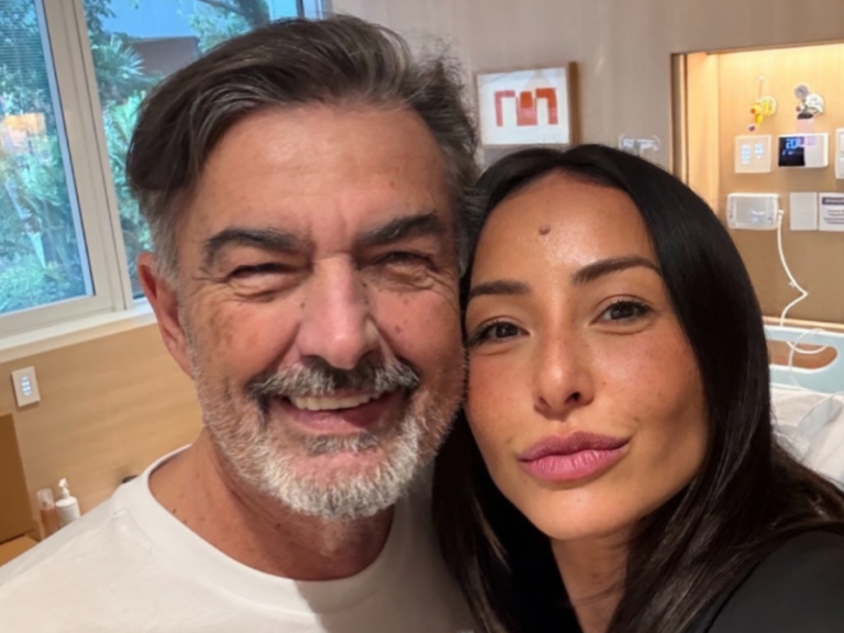 Pai de Sabrina Sato recebe alta após 13 dias e volta para casa