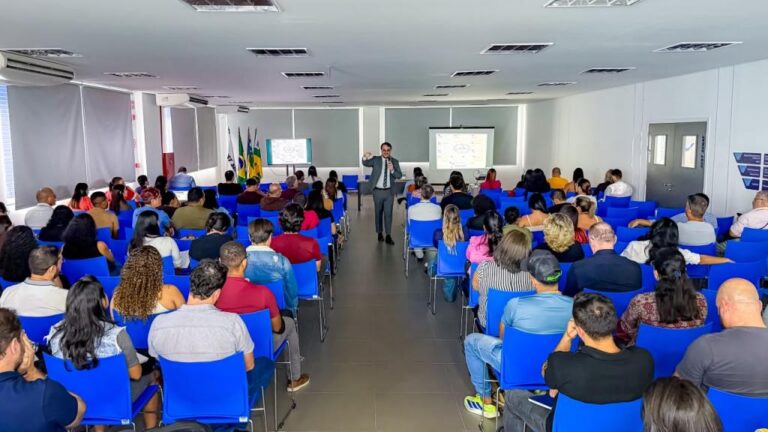 Prefeitura de Aracaju promove capacitação para servidores sobre licitações e contratos