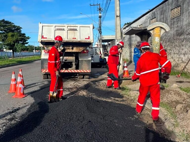 Prefeitura de Aracaju realiza operação tapa-buraco em diversas regiões da cidade
