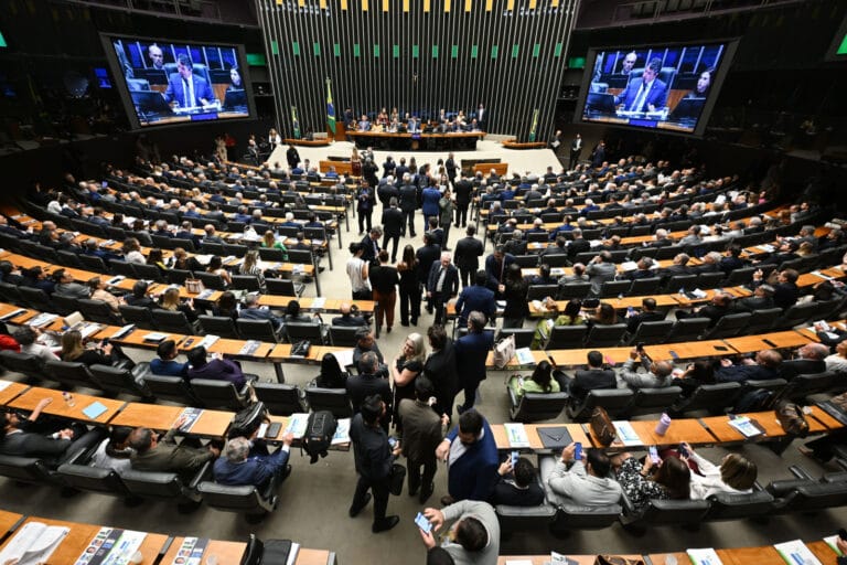 PT pede ao STF revogação de prisão domiciliar de Bolsonaro após carta pública