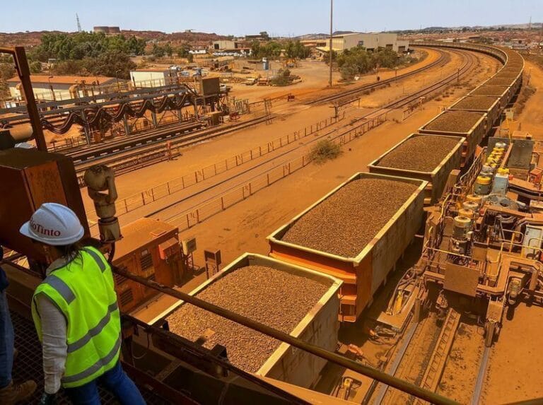 Rio Tinto aumenta vendas de minério de ferro e produção de lítio cresce 20%