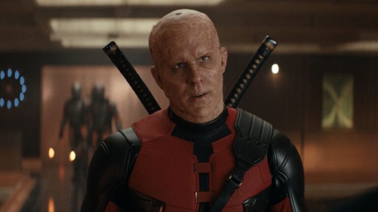 Ryan Reynolds surge como Deadpool em traje X-Force na Comic-Con