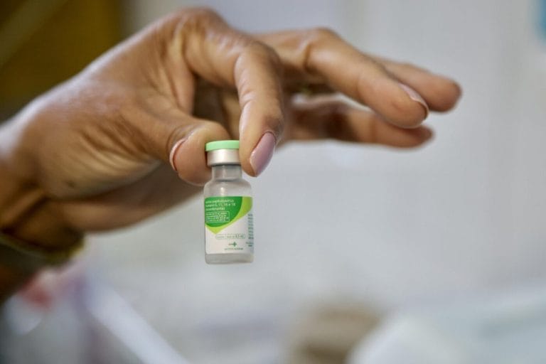 Salvador amplia vacinação contra HPV para adolescentes e jovens até dezembro de 2026