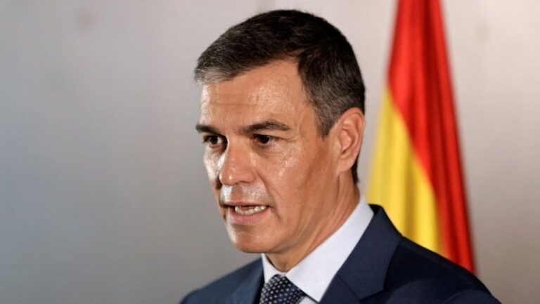 Sánchez acusa travessia massiva em Ceuta de violar soberania espanhola