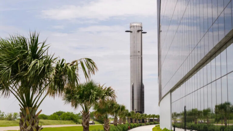 SpaceX tenta novo voo da Starship e leva primeiros satélites Starlink V3