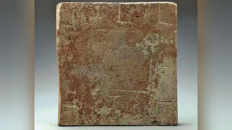 Tabuleiros de jogo de 2 mil anos são descobertos em tumbas na China