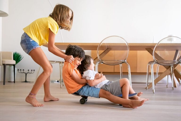Tédio nas férias pode impulsionar o desenvolvimento infantil; entenda como