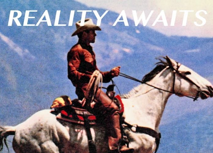 The Strokes arriscam e reinventam o som em ‘Reality Awaits’