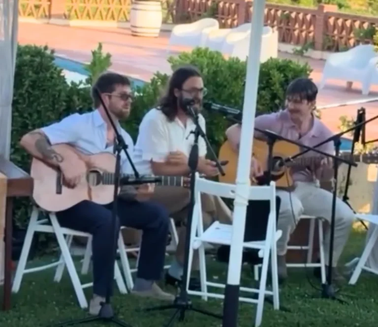 Title Fight se reúne em casamento e surpreende fãs com performance acústica