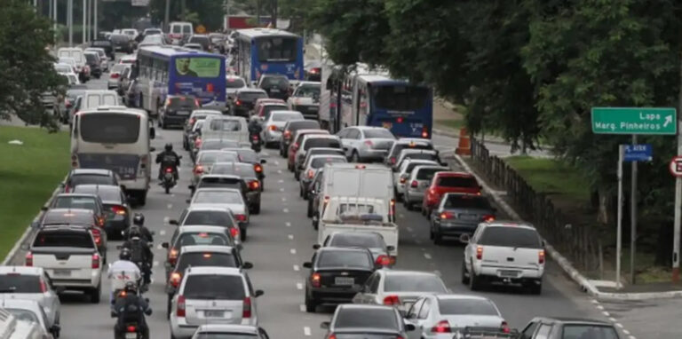 Trânsito intenso prejudica saúde; ruído eleva depressão e ansiedade