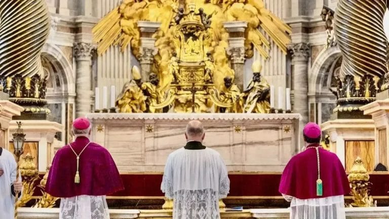 Vaticano excomunga bispos e membros da Sociedade de São Pio X