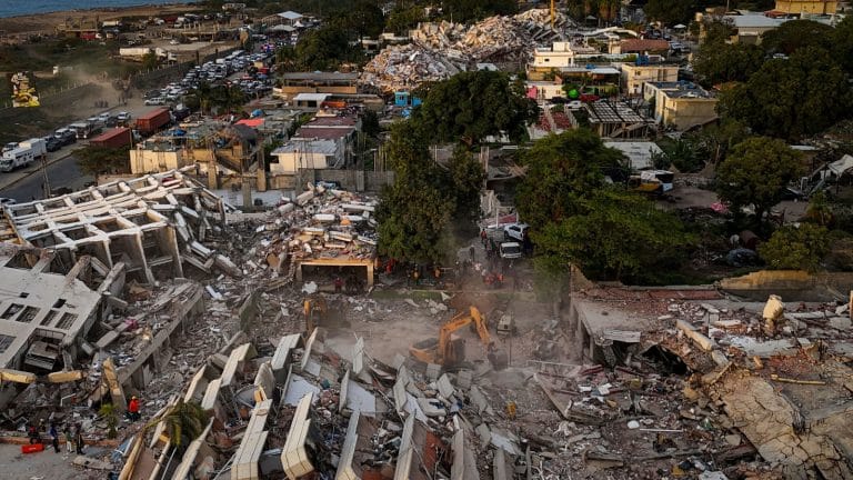 Venezuela registra 2.595 mortos após terremotos de junho