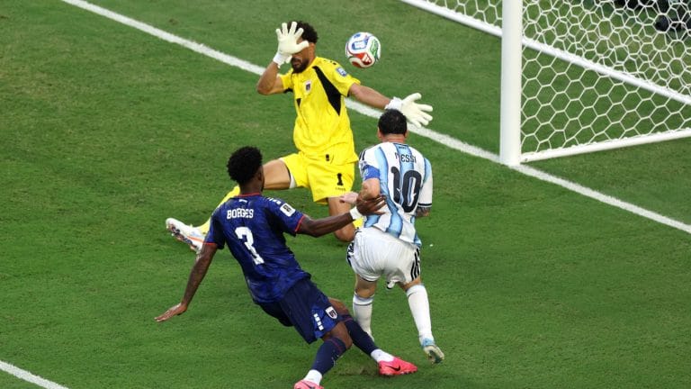 Vozinha fala sobre chance de jogar no Brasil após Copa do Mundo