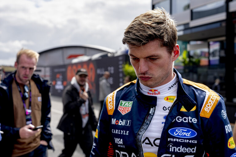 Acidente elimina Verstappen e amplia jejum na Fórmula 1