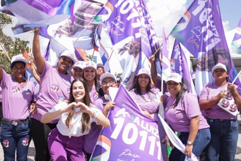 Ana Luiza mobiliza apoiadores com adesivaço em Itabaianinha e Estância