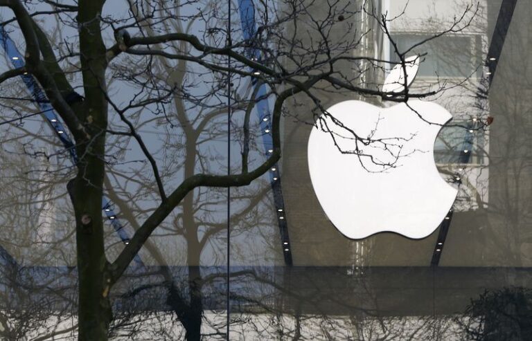 Apple reajusta preço do iPhone após alta em chips e memória