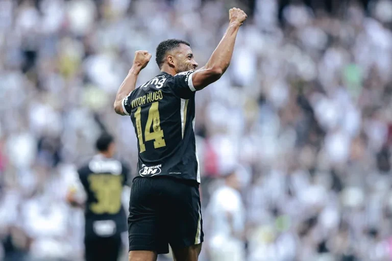 Atlético-MG vence Grêmio por 3 a 0 e volta a brigar pelo G6