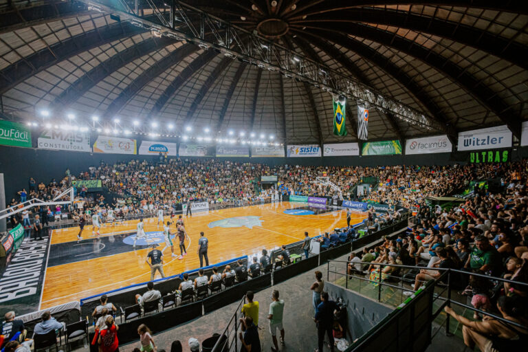 Bauru e Pinheiros duelam às 18h no Panela de Pressão por primeira vitória