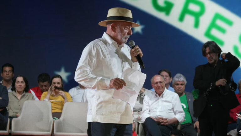 Brasil reage com reciprocidade às tarifas dos EUA, afirma Lula