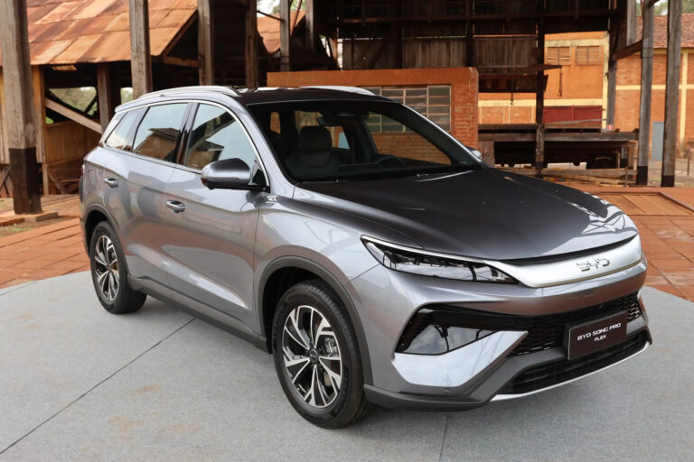 BYD apresenta o Song Pro Super-Híbrido Flex, modelo produzido no Brasil