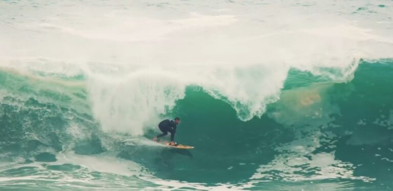 Chumbo e Scooby conquistam Itacoatiara Big Wave no aniversário do surfista