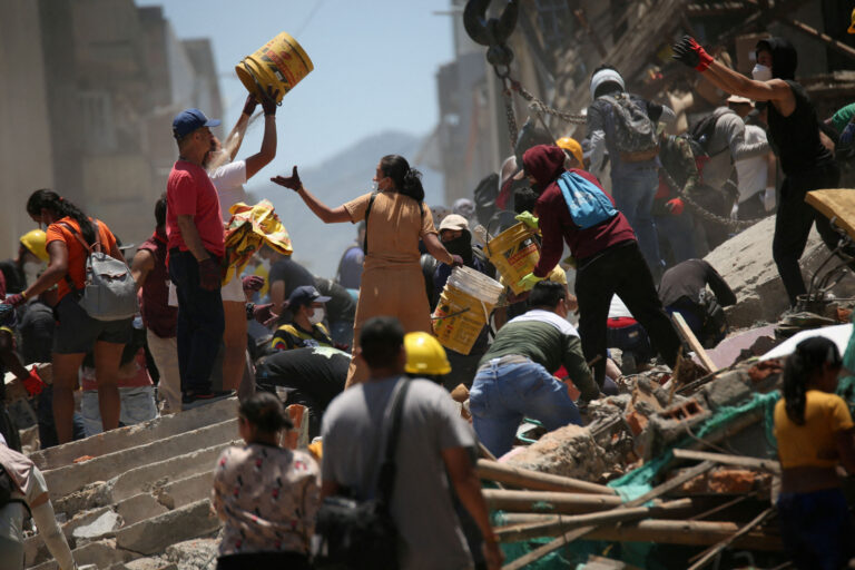 Colômbia intensifica buscas no 6º dia após terremoto de 7,4