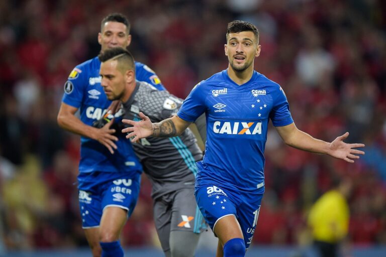 Cruzeiro desafia Flamengo por vaga nas quartas da Libertadores