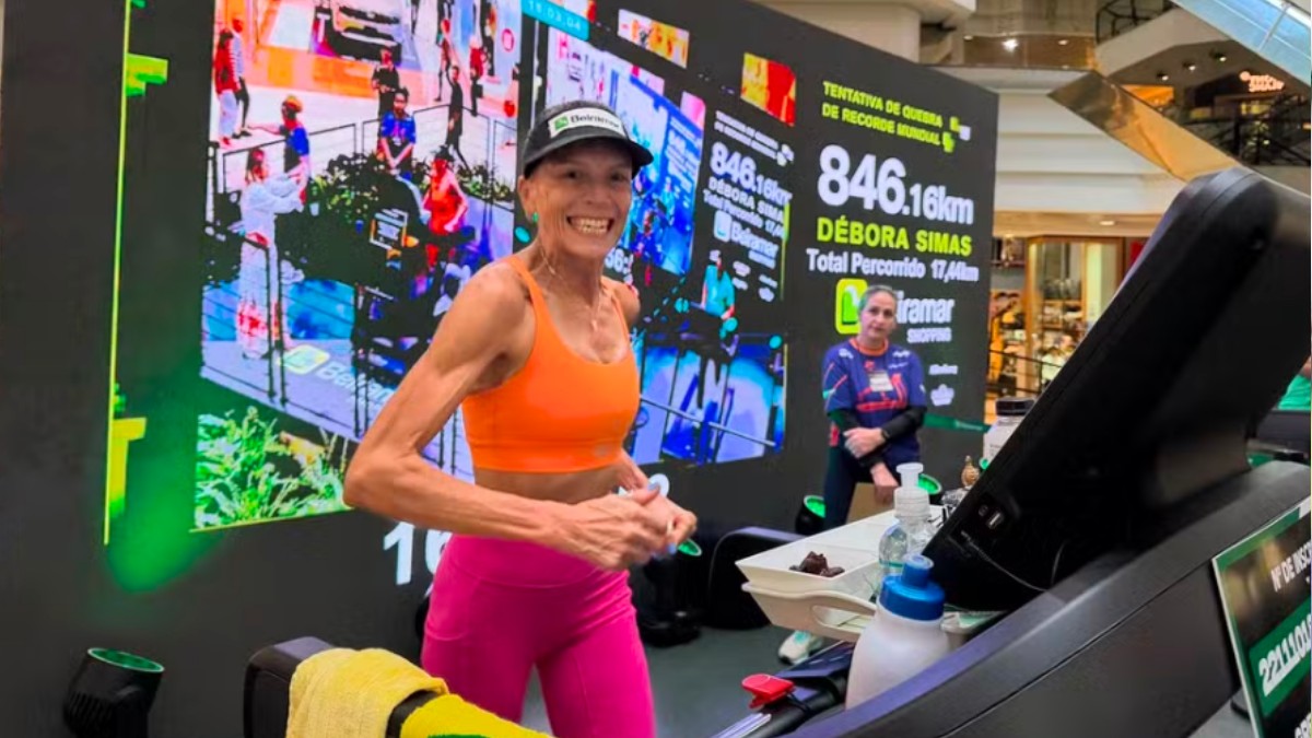 Débora Simas tenta recorde: 846 km em 7 dias na esteira de shopping