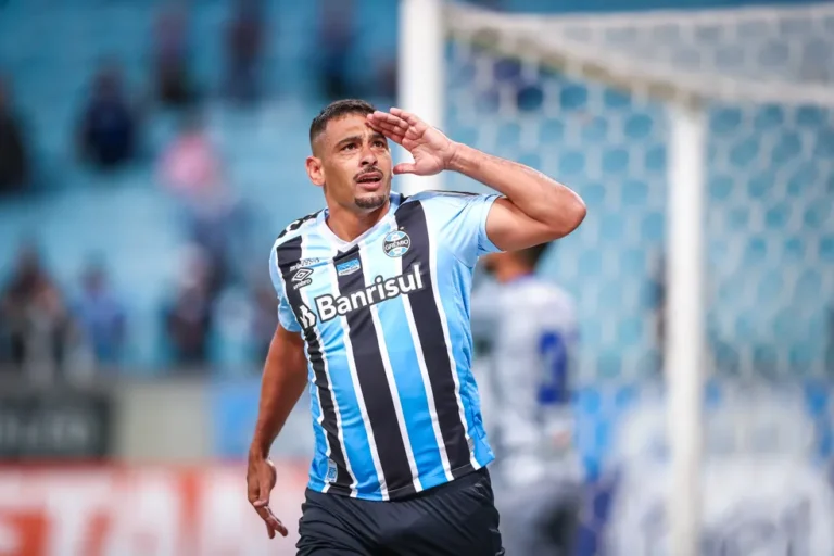 Diego Souza assume comando do Joinville e estreia na Copa SC
