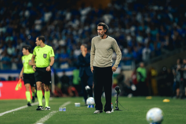Domínguez implanta ‘barbabol’ e conduz Atlético-MG a 12 jogos invicto