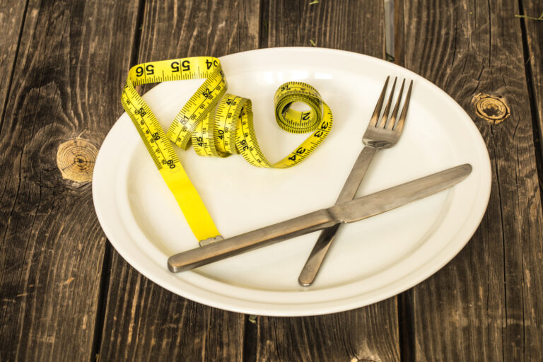 Especialistas do HC-FMUSP explicam os sinais e os 4 tipos de transtornos alimentares