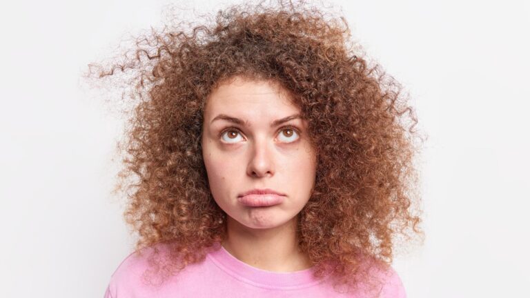 Estudo de Harvard: estresse ativa inflamação que provoca queda de cabelo