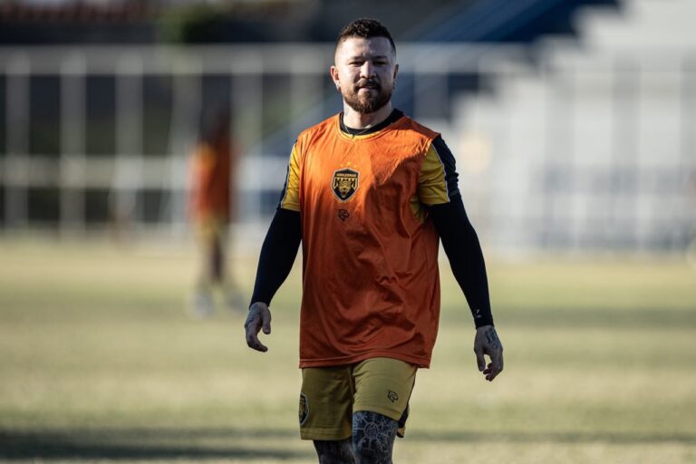 Ex-Vasco Rossi rescinde com Amazonas sem jogar e acerta com clube amador do Pará