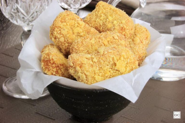Faça nuggets caseiros crocantes e macios em apenas 1 hora