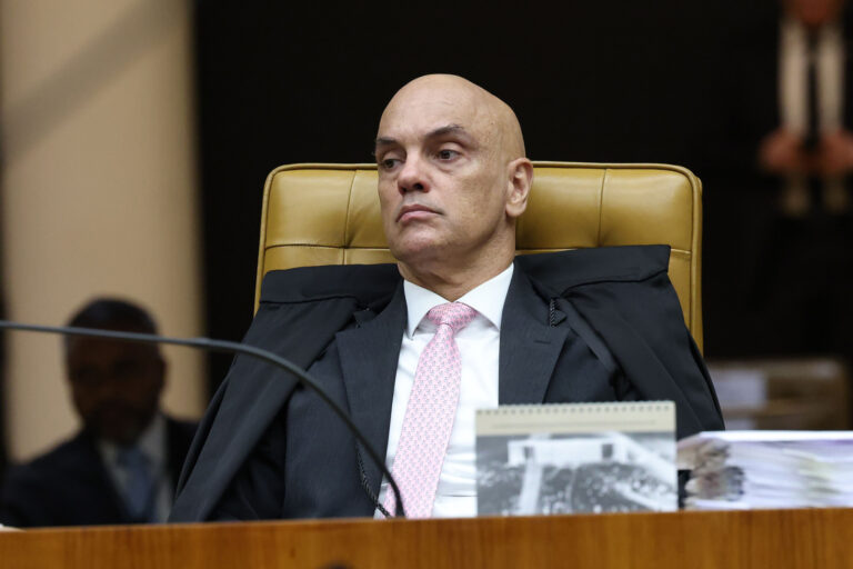 Fachin diz que críticas não fragilizam o STF e pede respeito aos limites