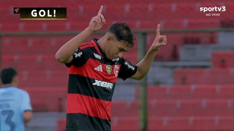 Flamengo relaciona Josmar, 17, como opção de ataque contra o Botafogo