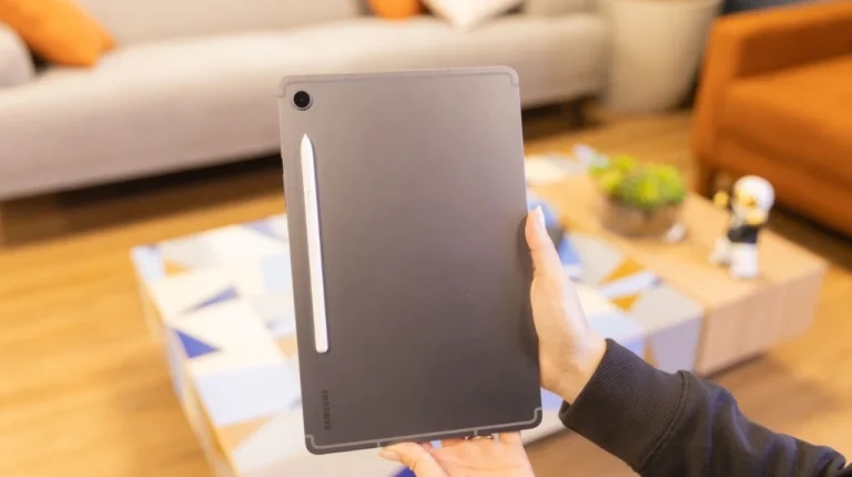 Galaxy Tab S10 Lite 5G com S Pen e capa sai por R$ 1.979 na loja oficial