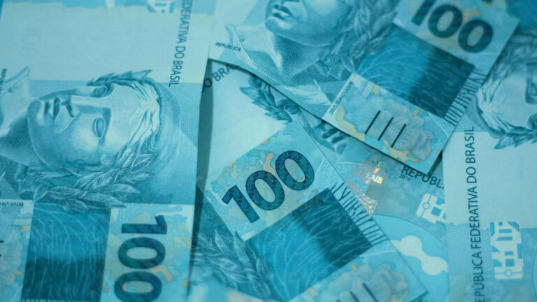 Governo arrecada mais: carga tributária sobe a 32,4% do PIB