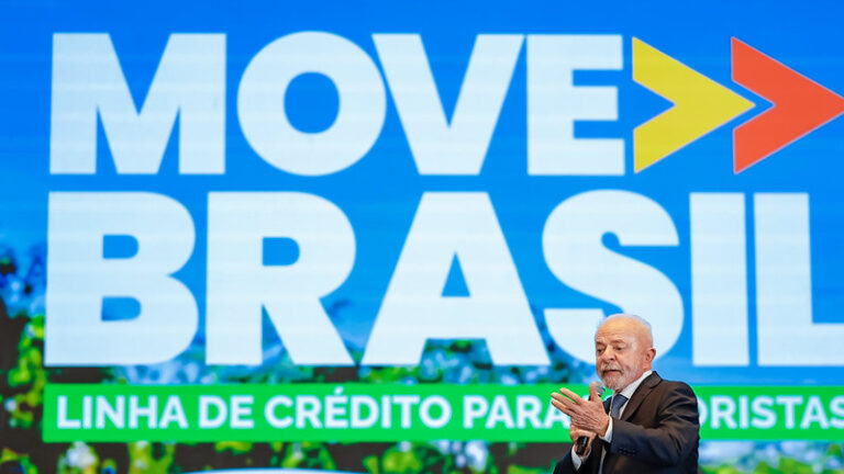 Governo eleva teto do Move Brasil Táxi e Aplicativos para R$200 mil