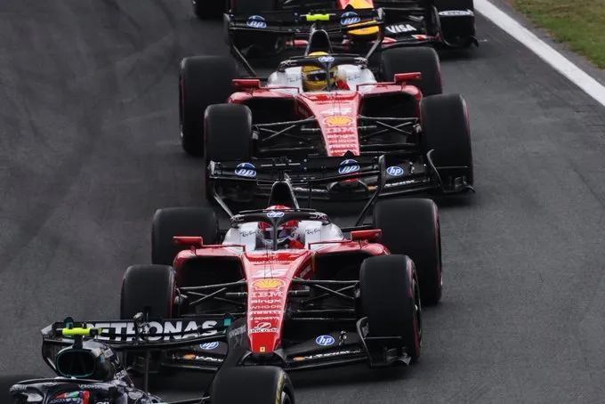 Hamilton pede desculpas por críticas à Ferrari após GP da Holanda