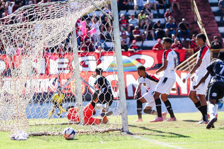 Independente-SP vence Flamengo-SP nos pênaltis e garante vaga na A4