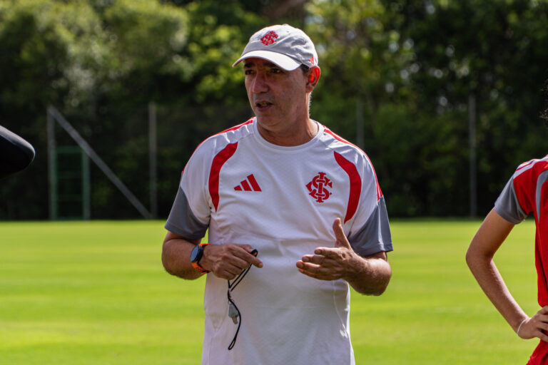 Internacional demite Maurício Salgado após eliminação das Gurias
