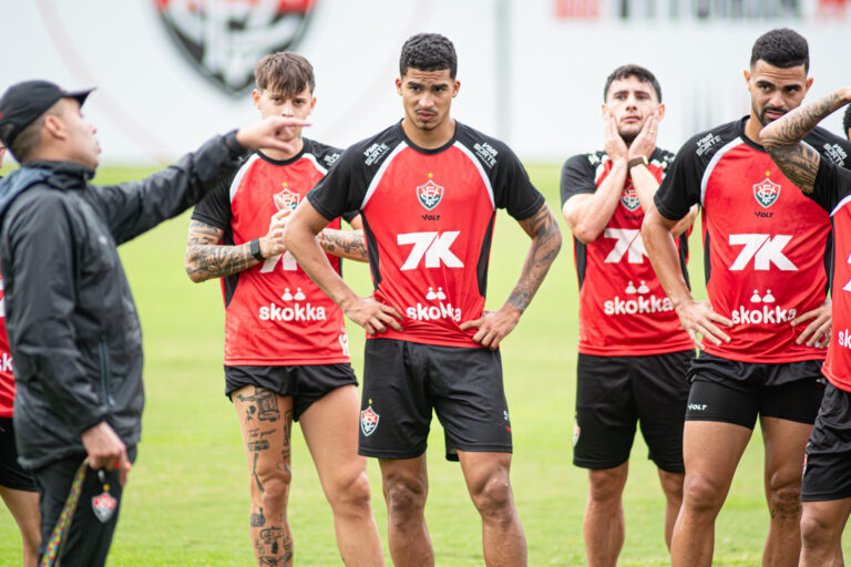 Jair Ventura minimiza má fase do Vitória e garante foco apesar do risco
