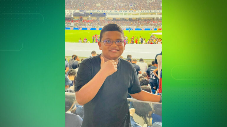 Menino viaja de Macapá e se emociona ao ver Neymar e Gabigol no Mangueirão