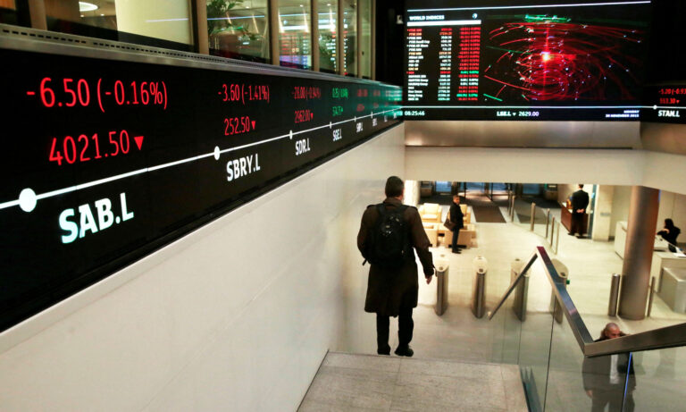 Mercados europeus sobem com queda do petróleo e esperança de trégua