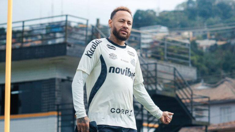Neymar é confirmado entre os titulares do Santos para duelo com o Remo