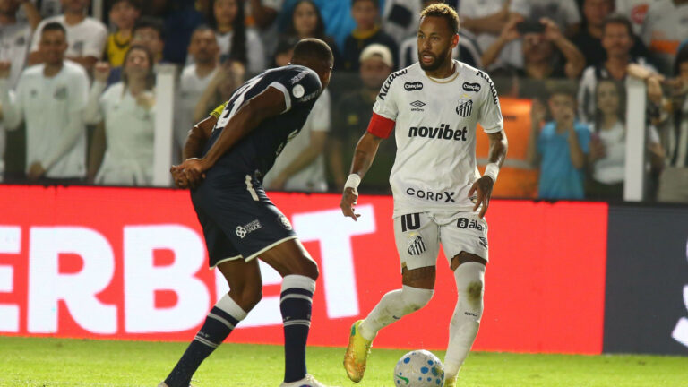 Neymar pode perder voo do Santos a Belém por leilão beneficente
