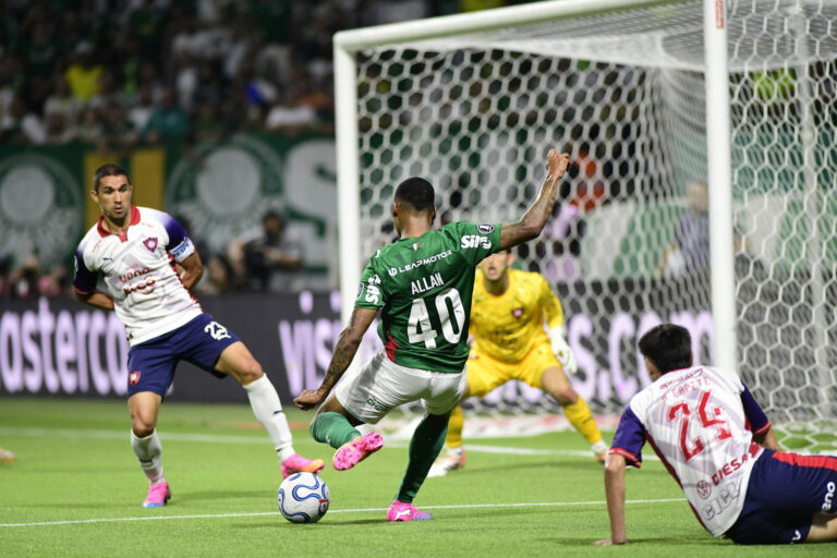 Palmeiras trava venda de Allan apesar do interesse do Manchester City